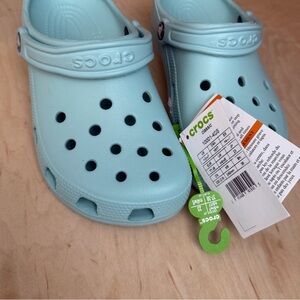 NWT Crocs Classic Clog W7/M5 in Light Blue-Green